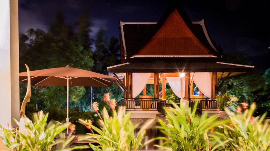6BR Rawai Seaside Villa Swimming Pool photo 3