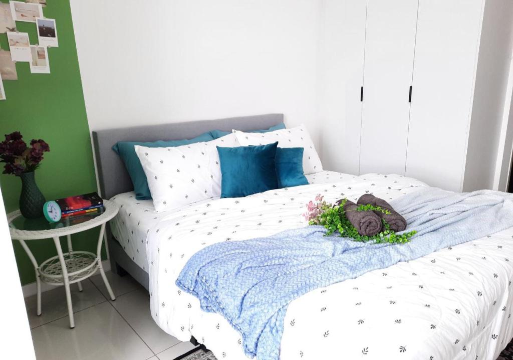 Horizon Suites near KLIA Free Wi-Fi Netflix (green) photo 4