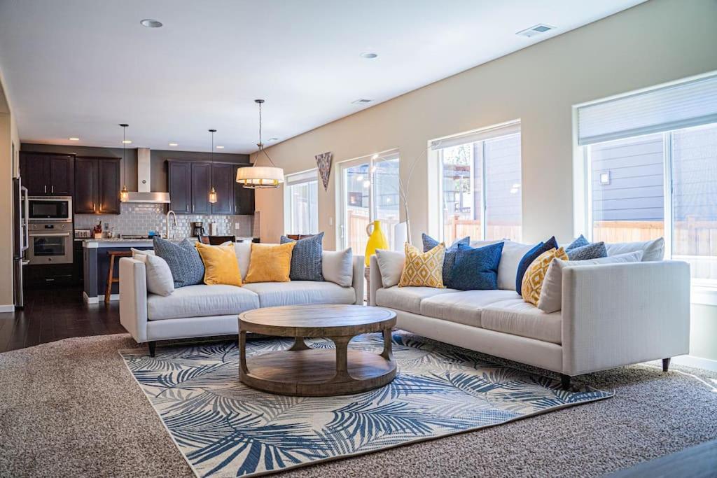 Kirkland Luxury Tranquil Retreat 7BR w Office photo 1