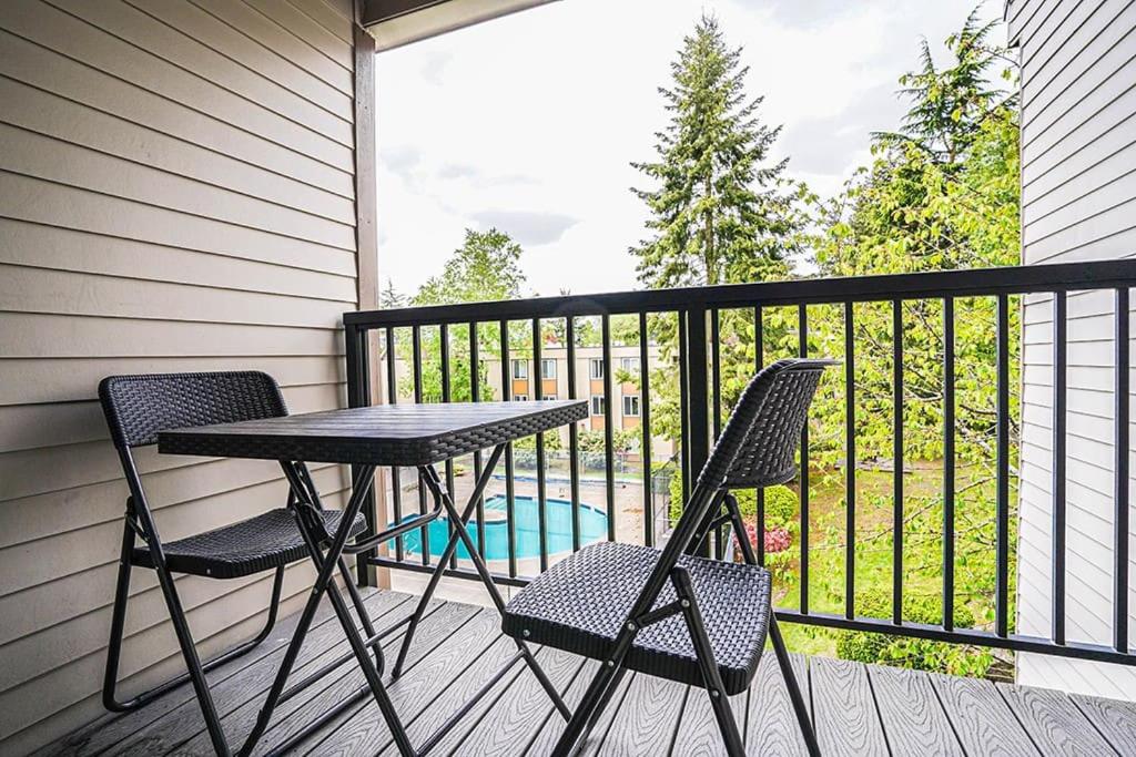 Modern Microsoft Redmond Campus Condo with Balcony photo 1