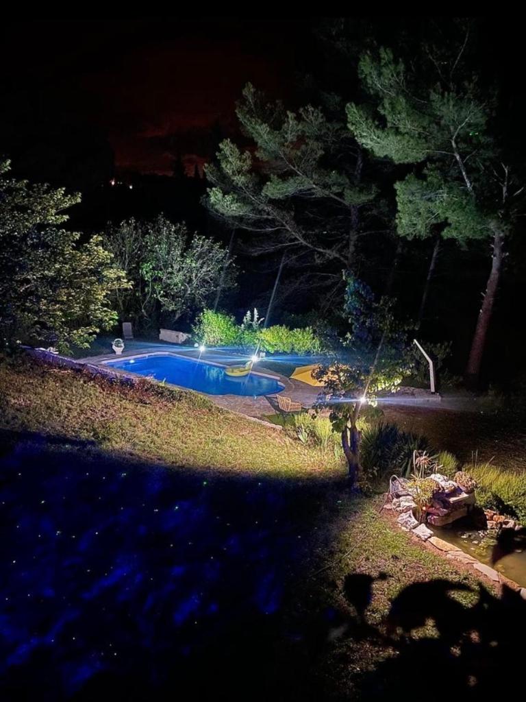 Villa avec piscine au calme photo 2