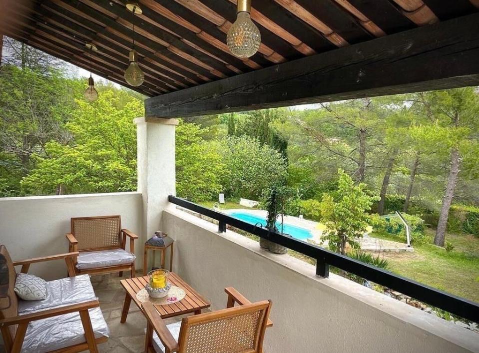 Villa avec piscine au calme photo 3