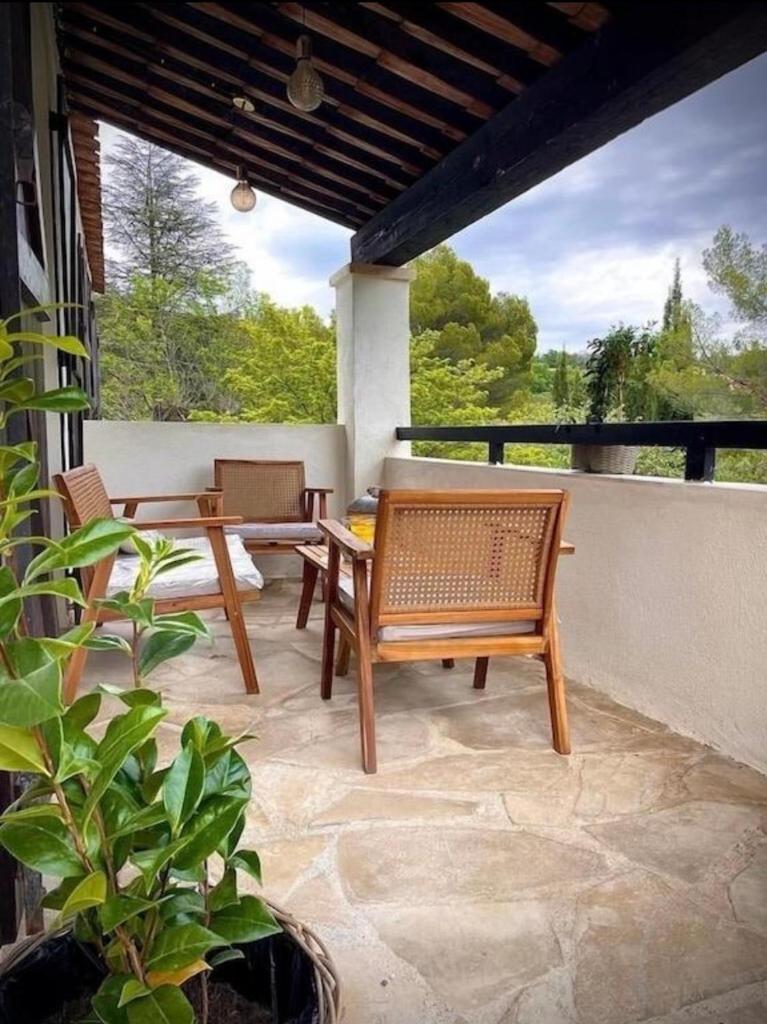 Villa avec piscine au calme photo 4