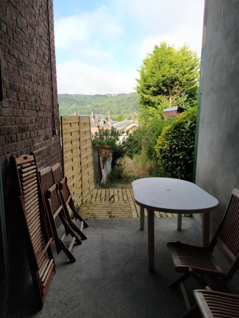Le Nid Normand avec Terrasse - Stationnement facile et Gratuit - 5 min Seine photo 3