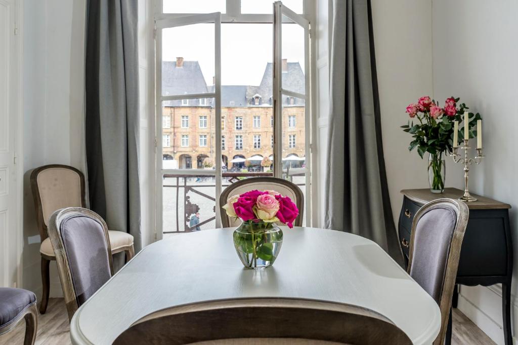 Suites Mana - Suite Bleu Pacifique - Place Ducale avec Parking privé inclus photo 1