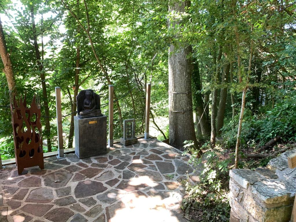 Natuurhuisje aan rivier met uitzicht over vallei photo 3