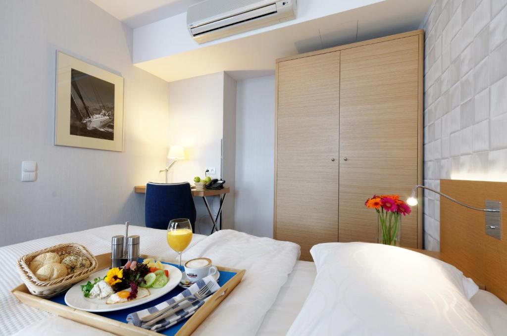 Студио (Номер-студио Делюкс), Marina Club Hotel
