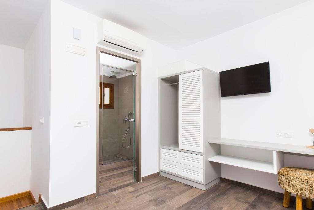 Lindos Del Mar Suites - Adults Only photo 4