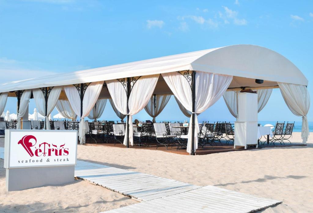 ОАЗИС РИЗОРТ&СПА-премиум апартаменти с гледка море photo 4