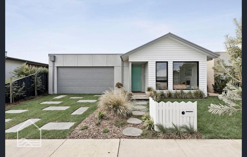Crescent House - Point Lonsdale Family Home photo 3