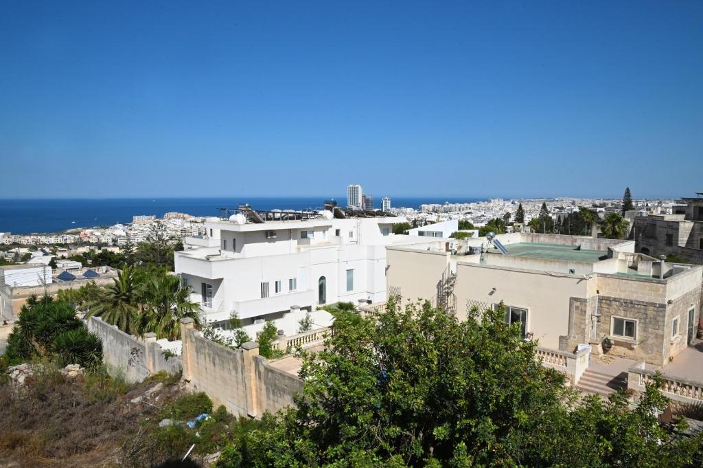 2 Bedroom Luxury Apartment in Madliena Swieqi photo 3