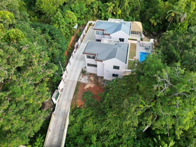 RIVERSIDE RETREAT (SEYCHELLES) photo 4