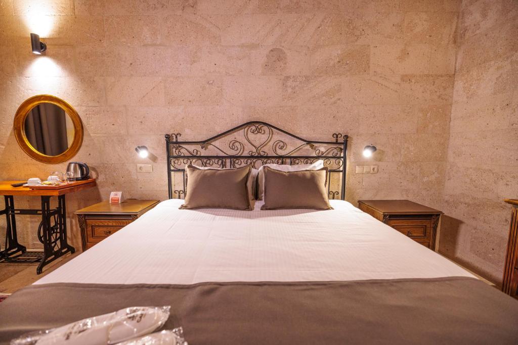 Canyon Cave Hotel photo 2