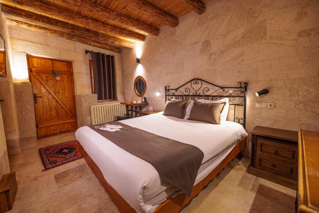 Canyon Cave Hotel photo 3