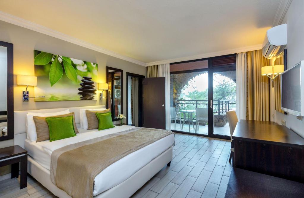 Marmaris Bay Resort - Adults Only photo 2