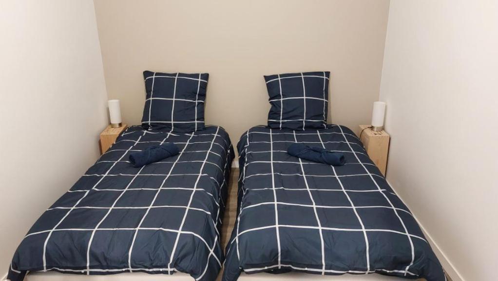 SER3 F2, 1 chambre cour Sweet Home 4 lits individuels