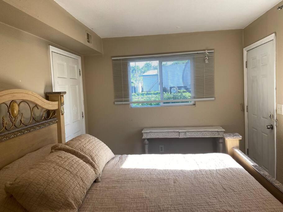 2-bedroom near hwy. 24 & I-25 photo 3