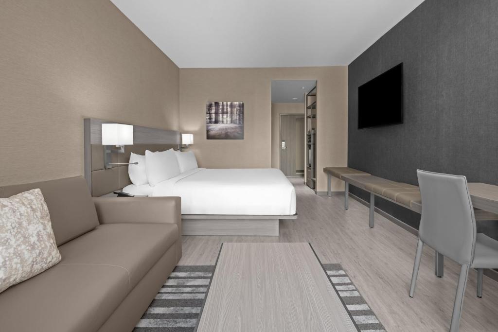 AC Hotel by Marriott Lansing University Area photo 3