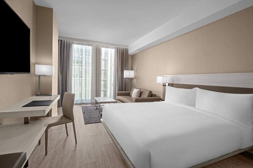 AC Hotel by Marriott Lansing University Area photo 4