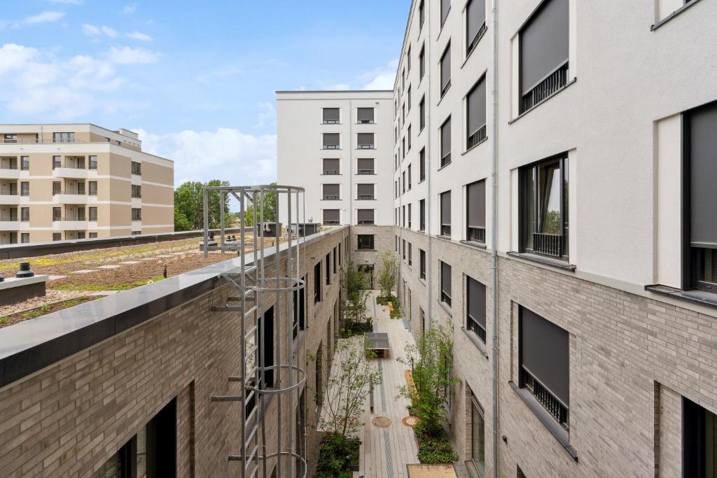 Habyt Berlin Waterfront Room Type - Courtyard Premium Studio