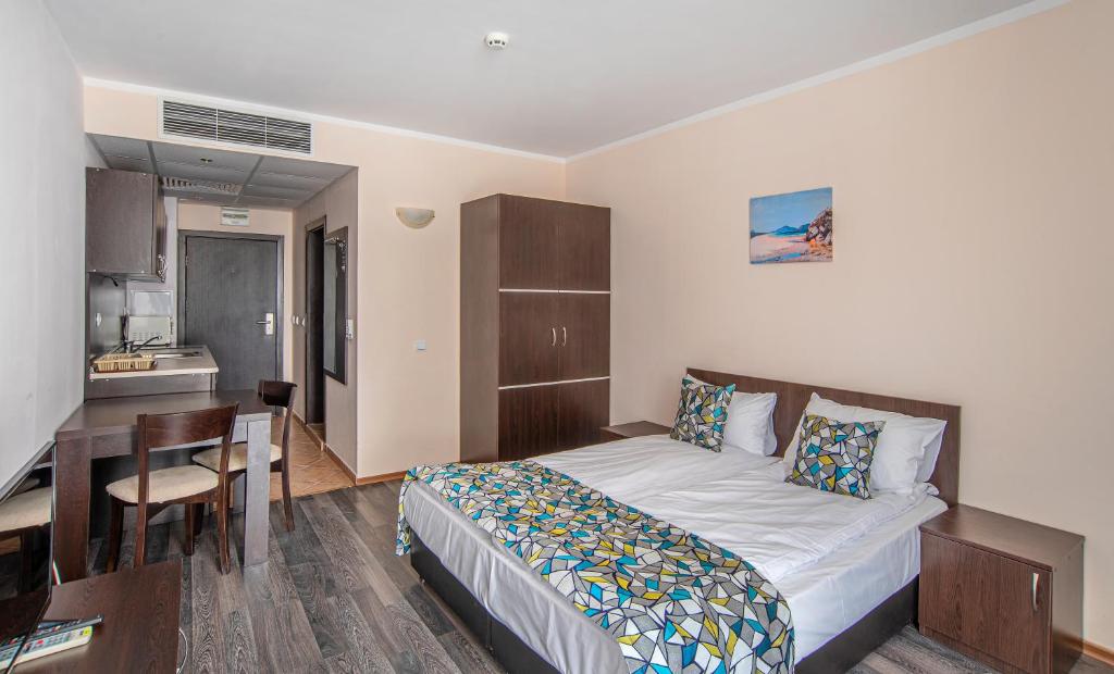 Aparthotel Royal Marina Beach photo 3