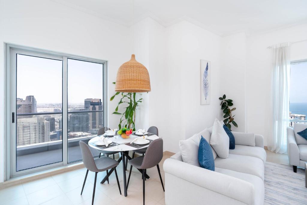 Stunning Sea and Marina Views / 2 Bedroom Penthouse / Dubai Marina photo 3