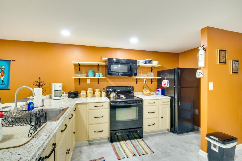 Charming Virginia Getaway Near Hiking and Golfing! photo 1