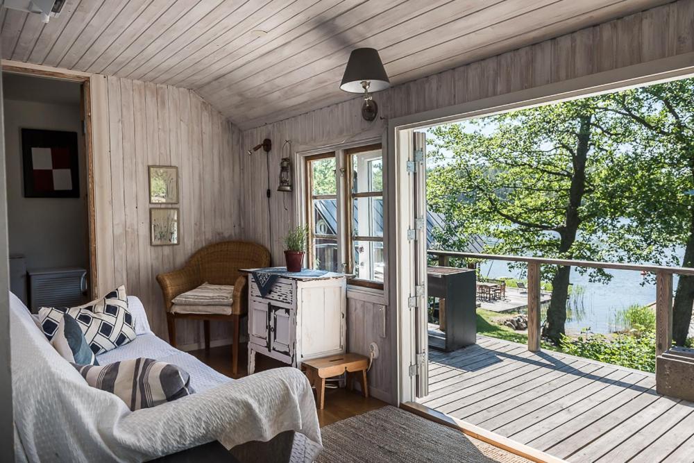 Fishermans cabin photo 1