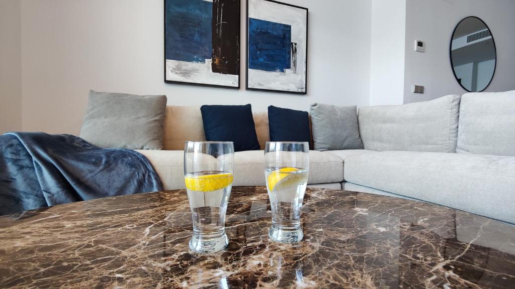 SUNSET CLIFFS modern apartment photo 4
