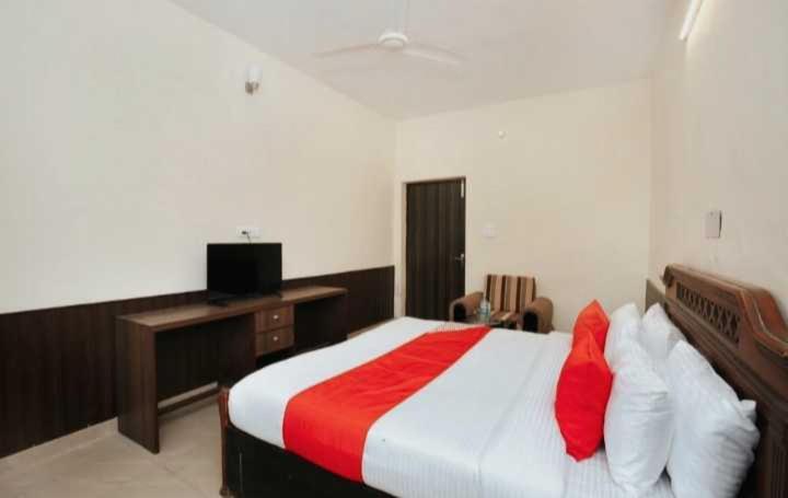 OYO Artez Classic Inn photo 3