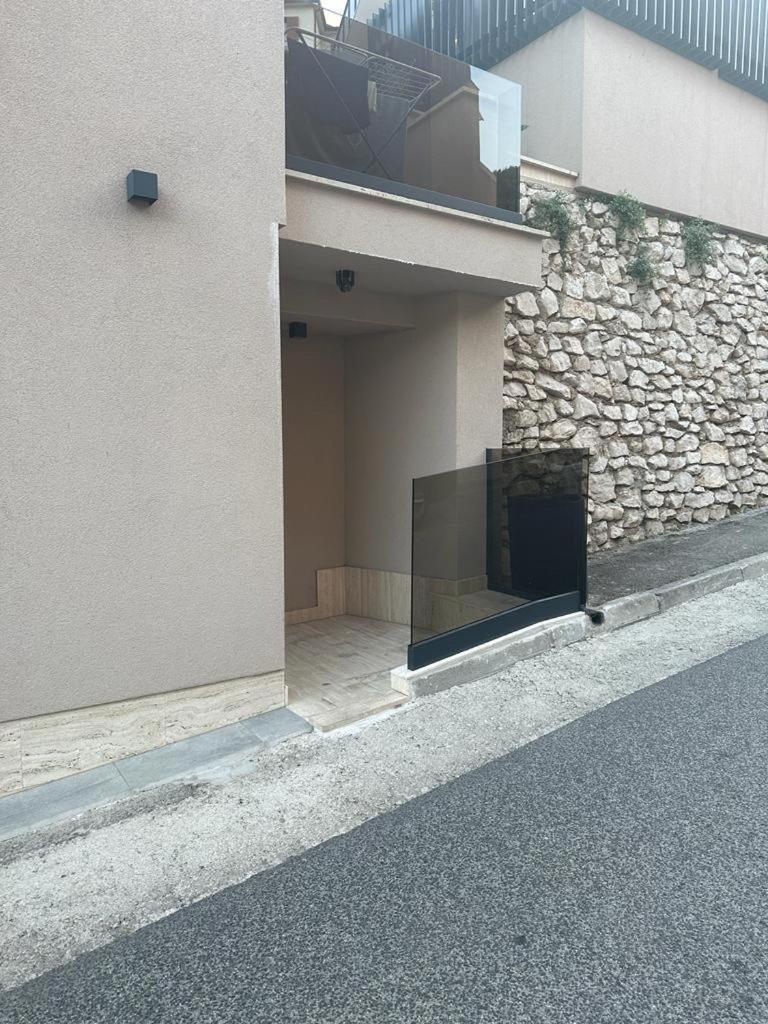 Villa Nina - Apartments with pool near the sea photo 3