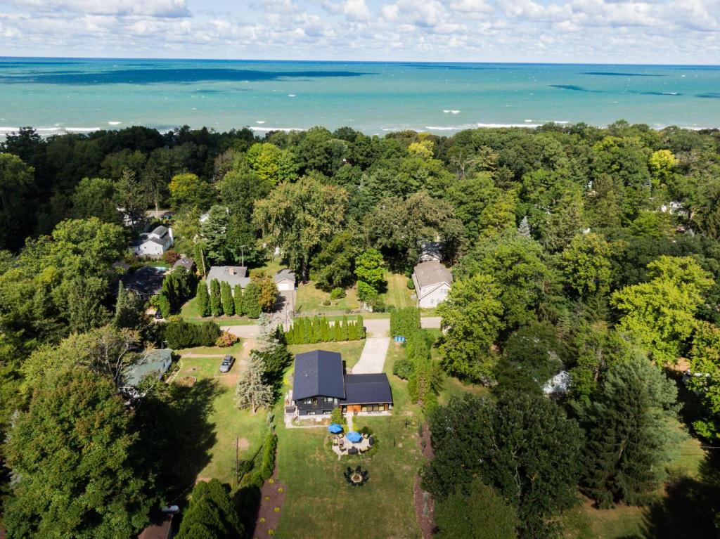Springfield Beach House photo 4
