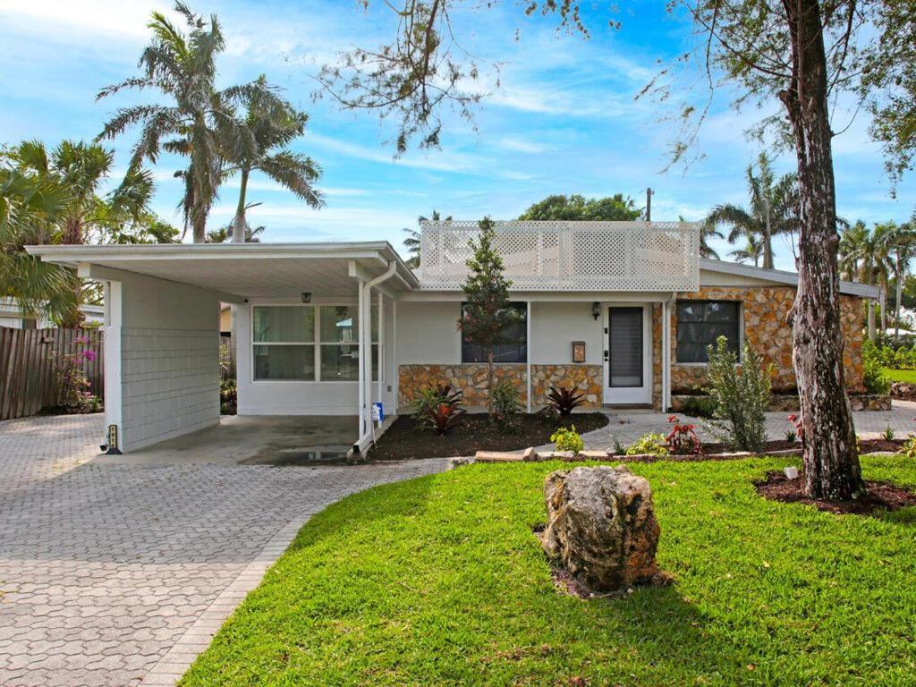 Lake Park Cottage image