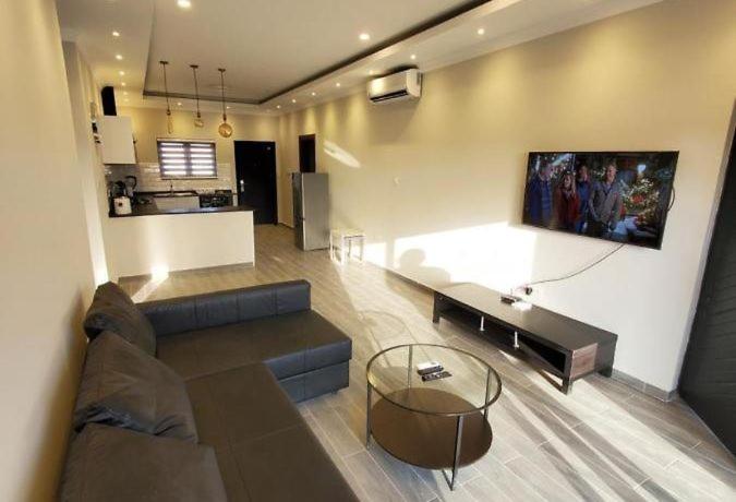 OPHA Luxury Apartment photo 3