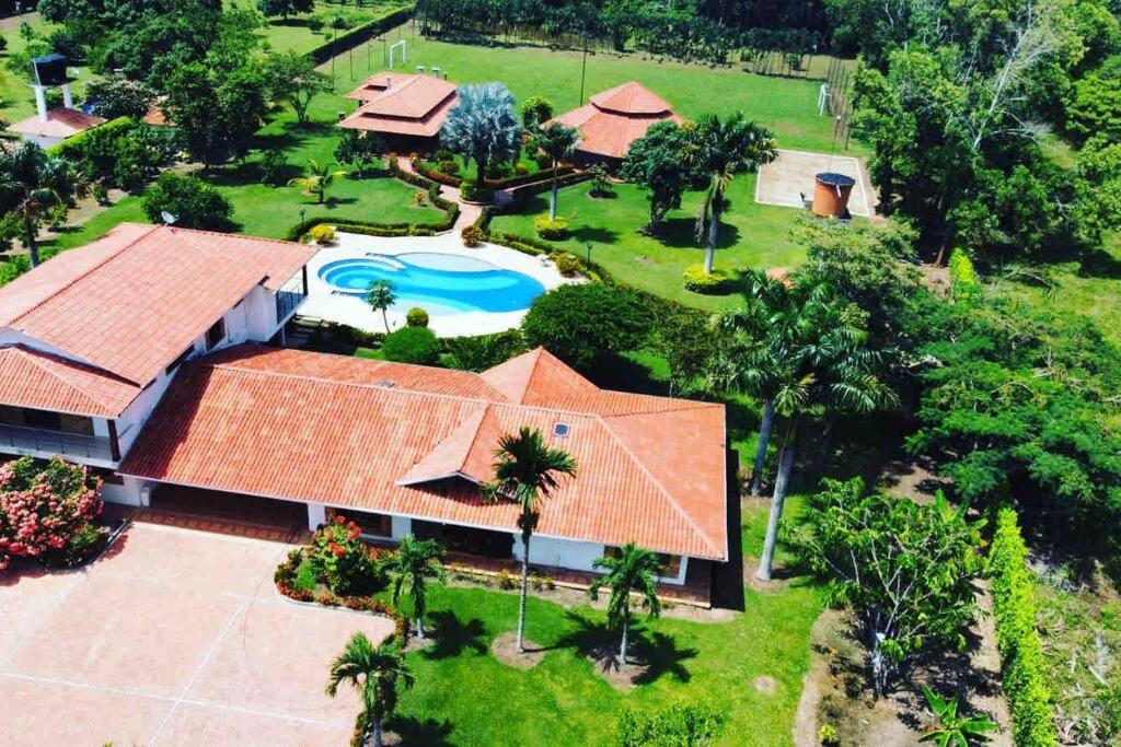 La mejor casa campestre a 25 min de Villavicencio photo 1