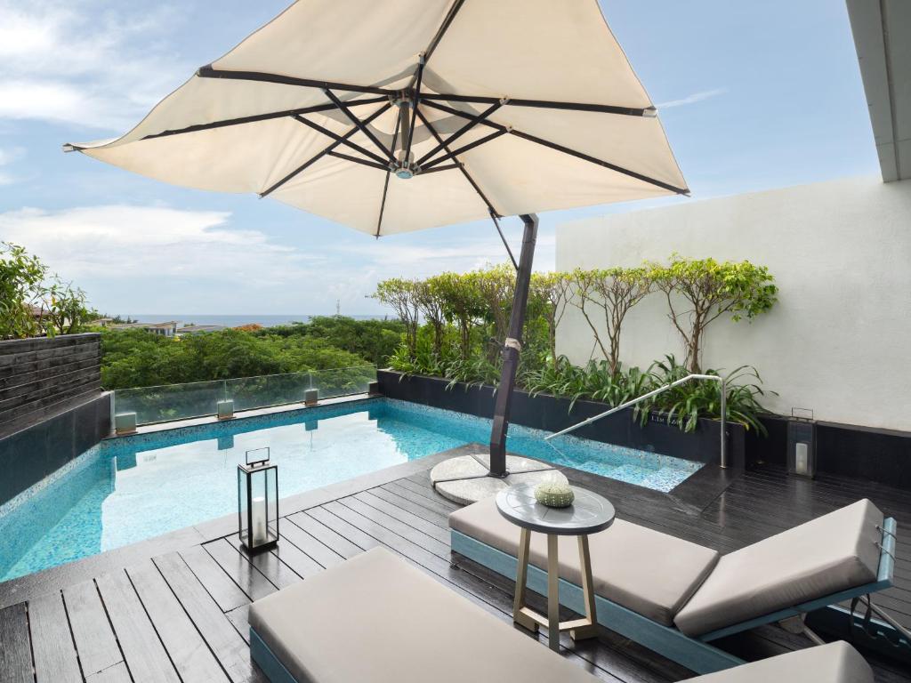 Rosewood Sanya Room Type - Ocean View Pool King