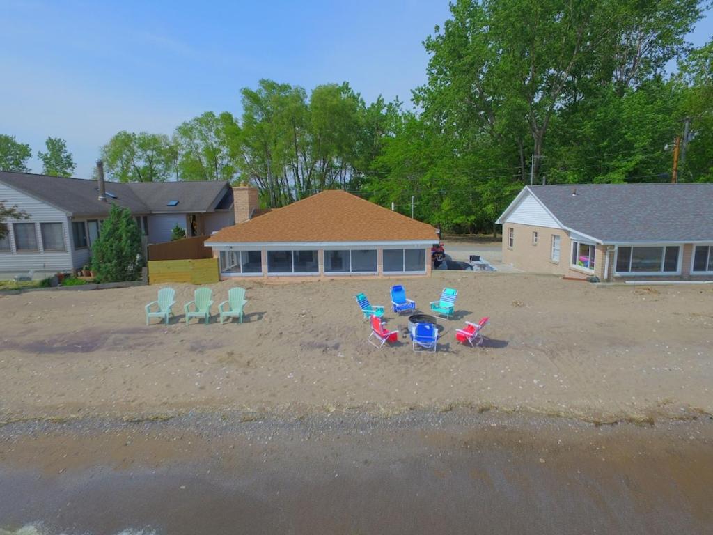 Private Sand Beach Cottage - Sleeps 10