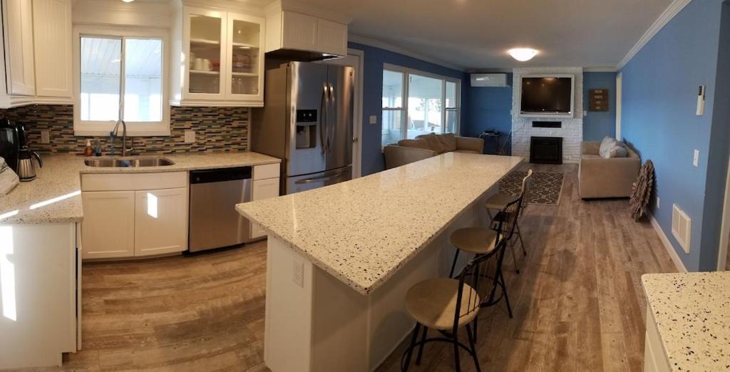 Private Sand Beach Cottage - Sleeps 10 photo 2