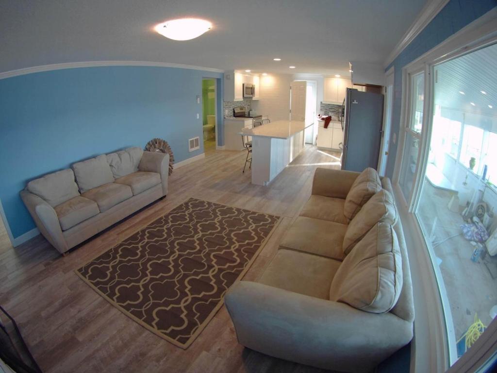 Private Sand Beach Cottage - Sleeps 10 photo 3