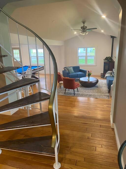 Red Brick Farm House photo 1