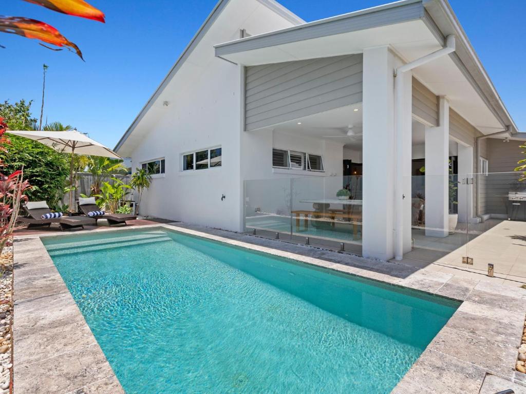 Coastal Hideaway in the heart of Casuarina with Pool photo 1