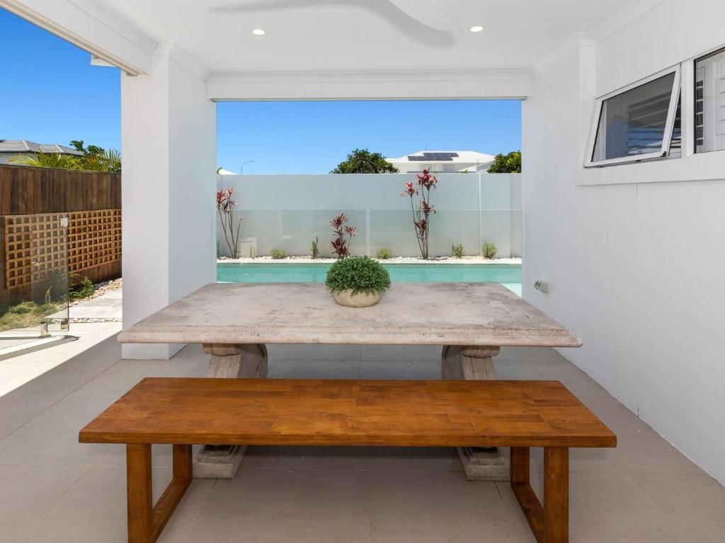 Coastal Hideaway in the heart of Casuarina with Pool photo 2