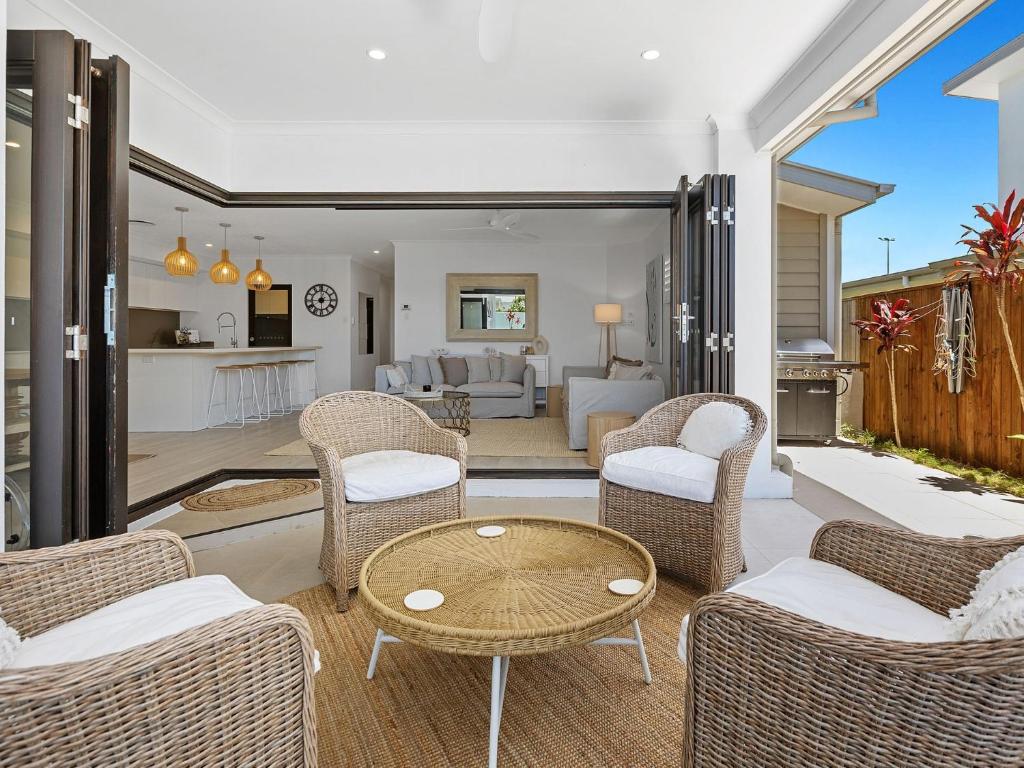 Coastal Hideaway in the heart of Casuarina with Pool photo 4