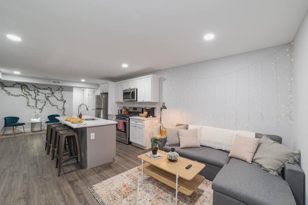 Suite Dreams 2BR Parking Yale New Haven Lawn Club image