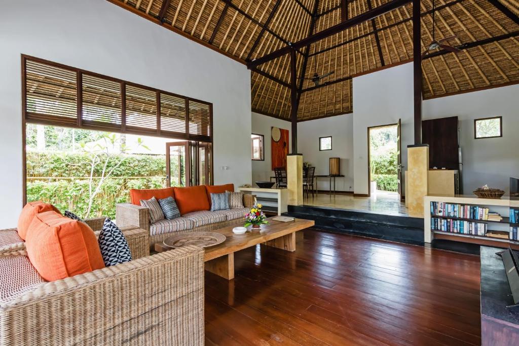 Villa Sasoon Beach 100m Full Services 250 Mbps - Tap to explore photos