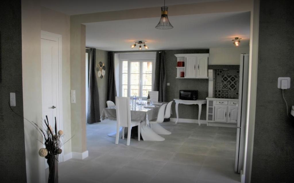 Maison tout confort pour 4 à 6 dans village paisible