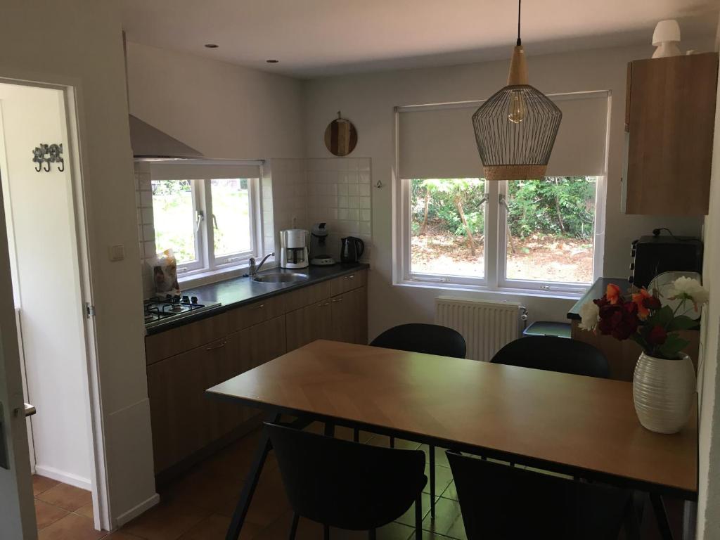 Adorable two bedroom bungalow C7 next to hotel. photo 3