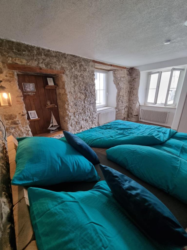 Stylish large 4 room apartment close to the center photo 2