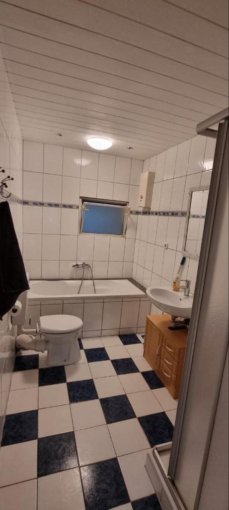 Monteurhaus in Hemer - Gemeinschaftsnutzung Küche und Bad photo 1