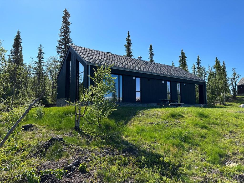 Tiltalende hytte med fin utsikt